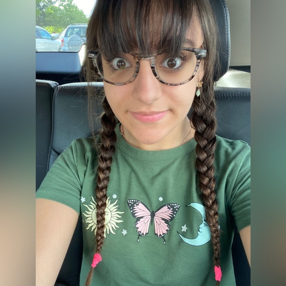 Meet your Posher, Hailey - Picture 1 of 1